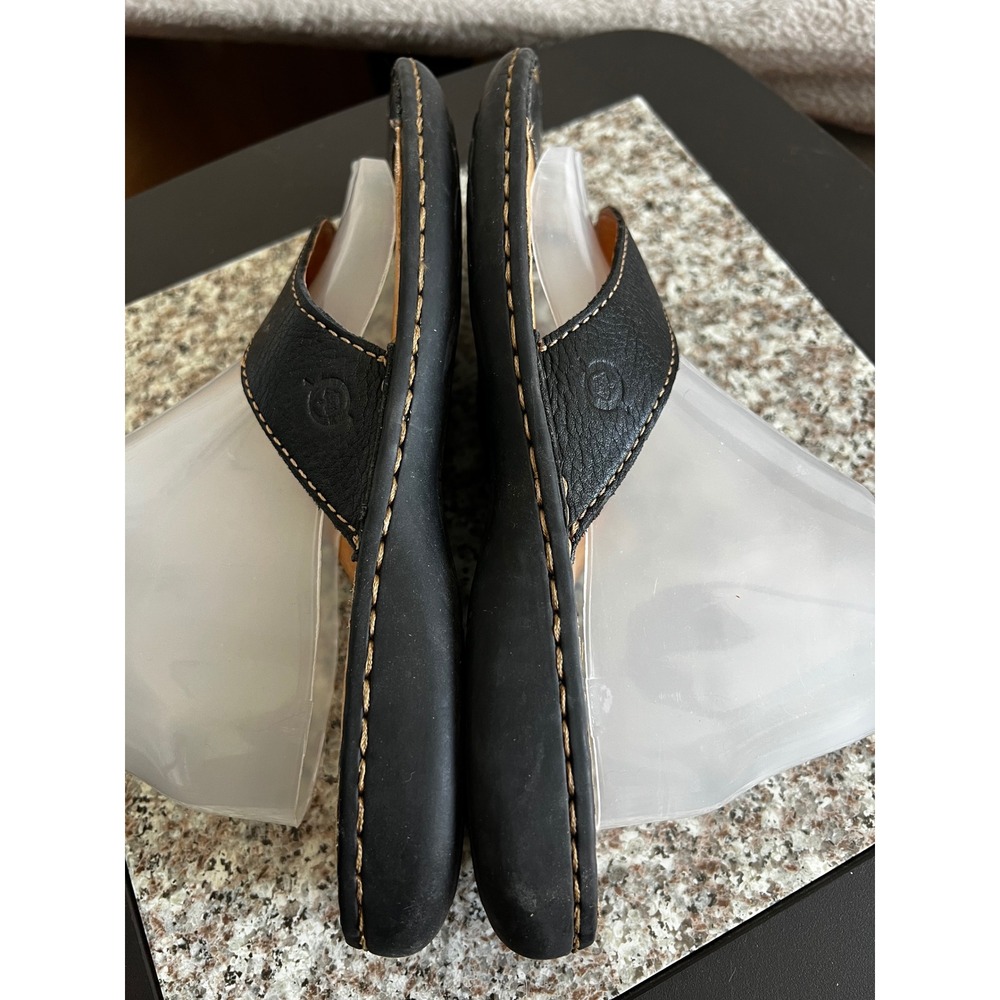 Born Black Leather Thong Sandals Womens 10 Flat Flip Flops Classic Old Money - Picture 9 of 11